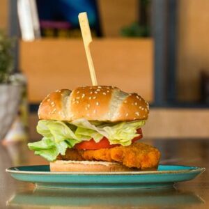 CRISPY CHICKEN BURGER